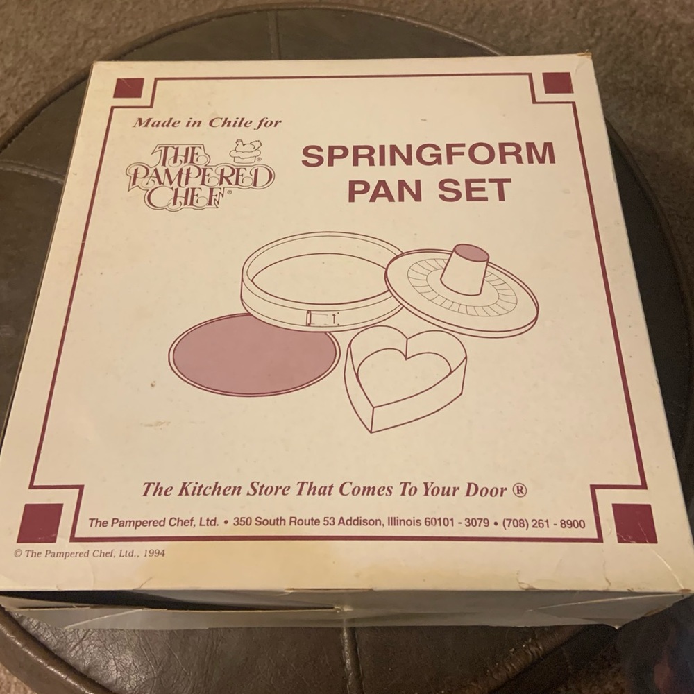 EUC Vintage (1984) Pampered Chef Springform Pan Set in Original Box; 4 pc set